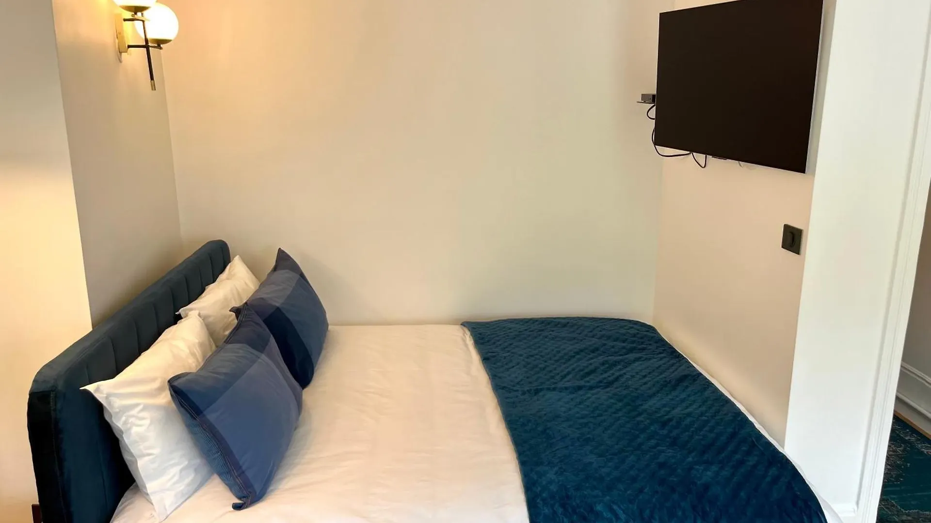 Studio Pres Des Champs-Elysees Paris 0*,  France