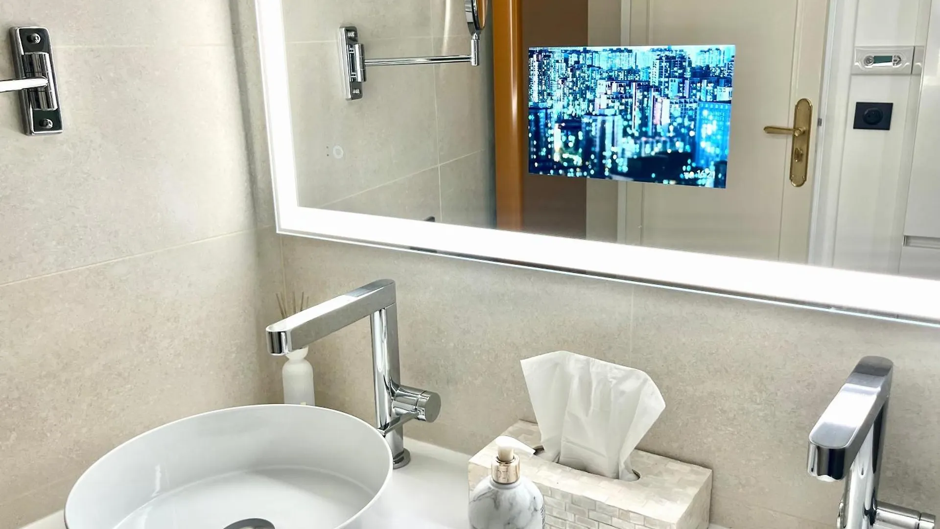 Studio Pres Des Champs-Elysees Paris France